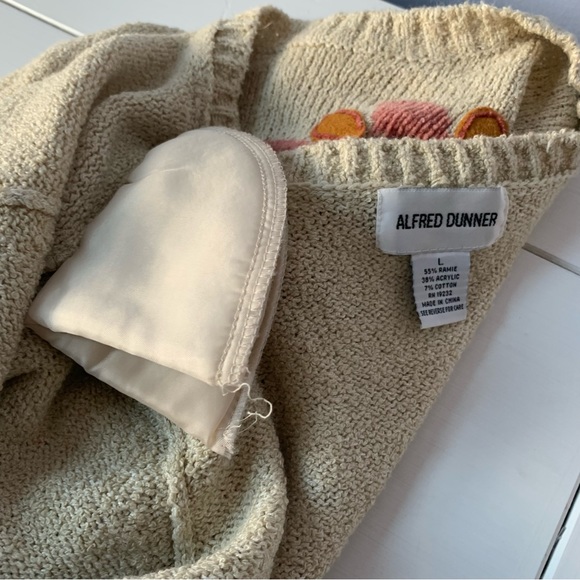 90’s Vintage Flower Embroidered Knit Sweater - Picture 14 of 14